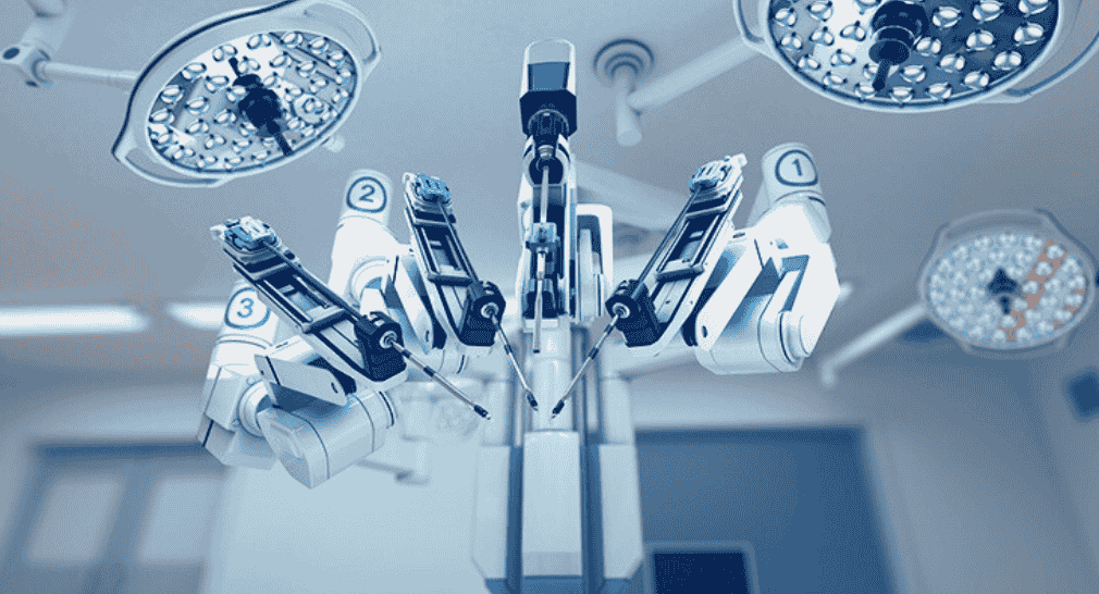 A medical professional honing robotic surgery skills on a da Vinci® simulator during an ARCAS Education advanced simulation training.